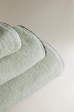 Полотенце для ванны с отделкой каймой- Заказать в России