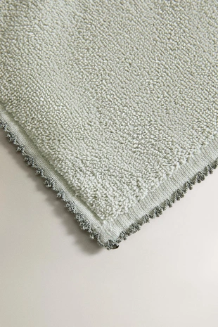 Полотенце для ванны с отделкой каймой- Заказать в России