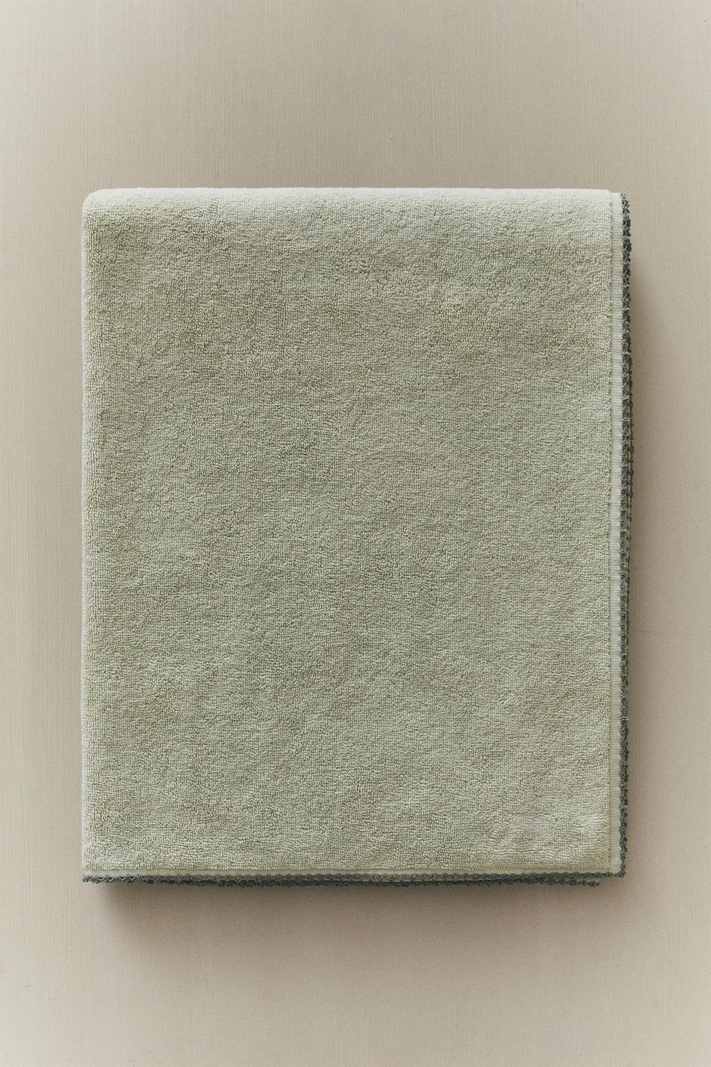 Полотенце для ванны с отделкой каймой