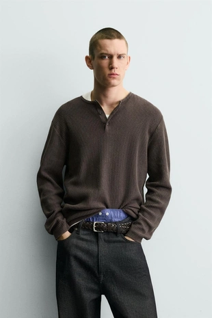 Джерси в рубчик с воротником на пуговицах