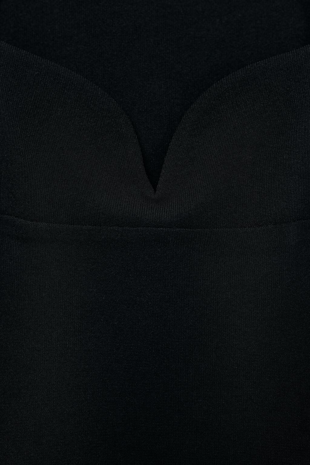 ЭЛАСТИЧНОЕ БОДИ С ВЫРЕЗОМ СЕРДЕЧКОМ