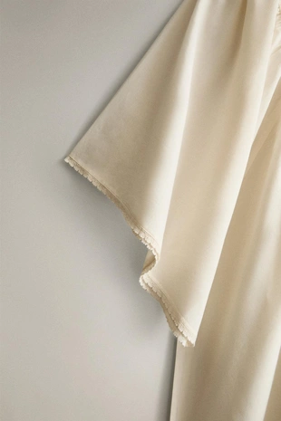 Ночная сорочка с кружевной отделкой на рукавах- Заказать в России