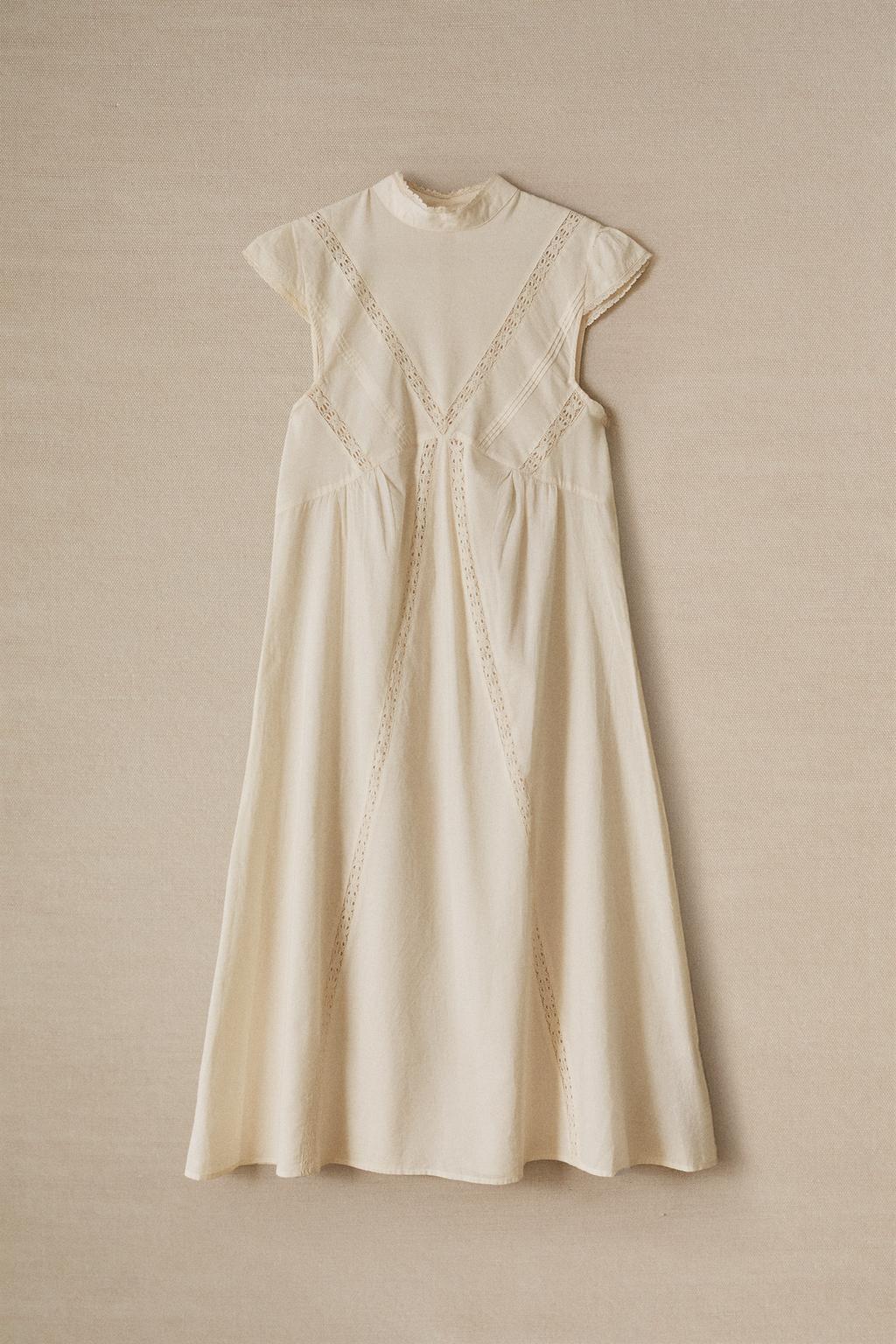 Ночная сорочка с кружевными деталями