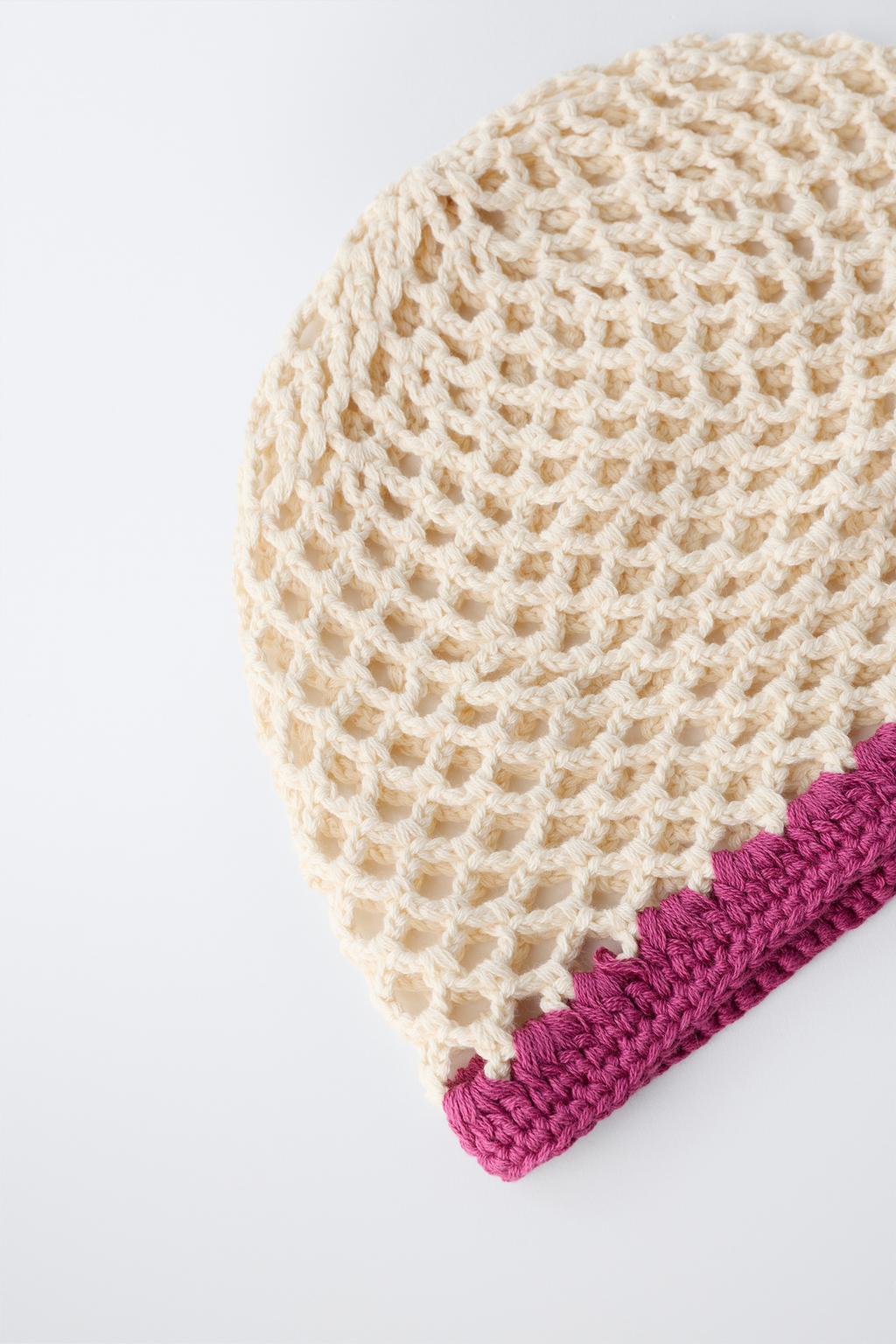 ШАПКА ИЗ ТРИКОТАЖА С КОНТРАСТНЫМ КРАЕМ