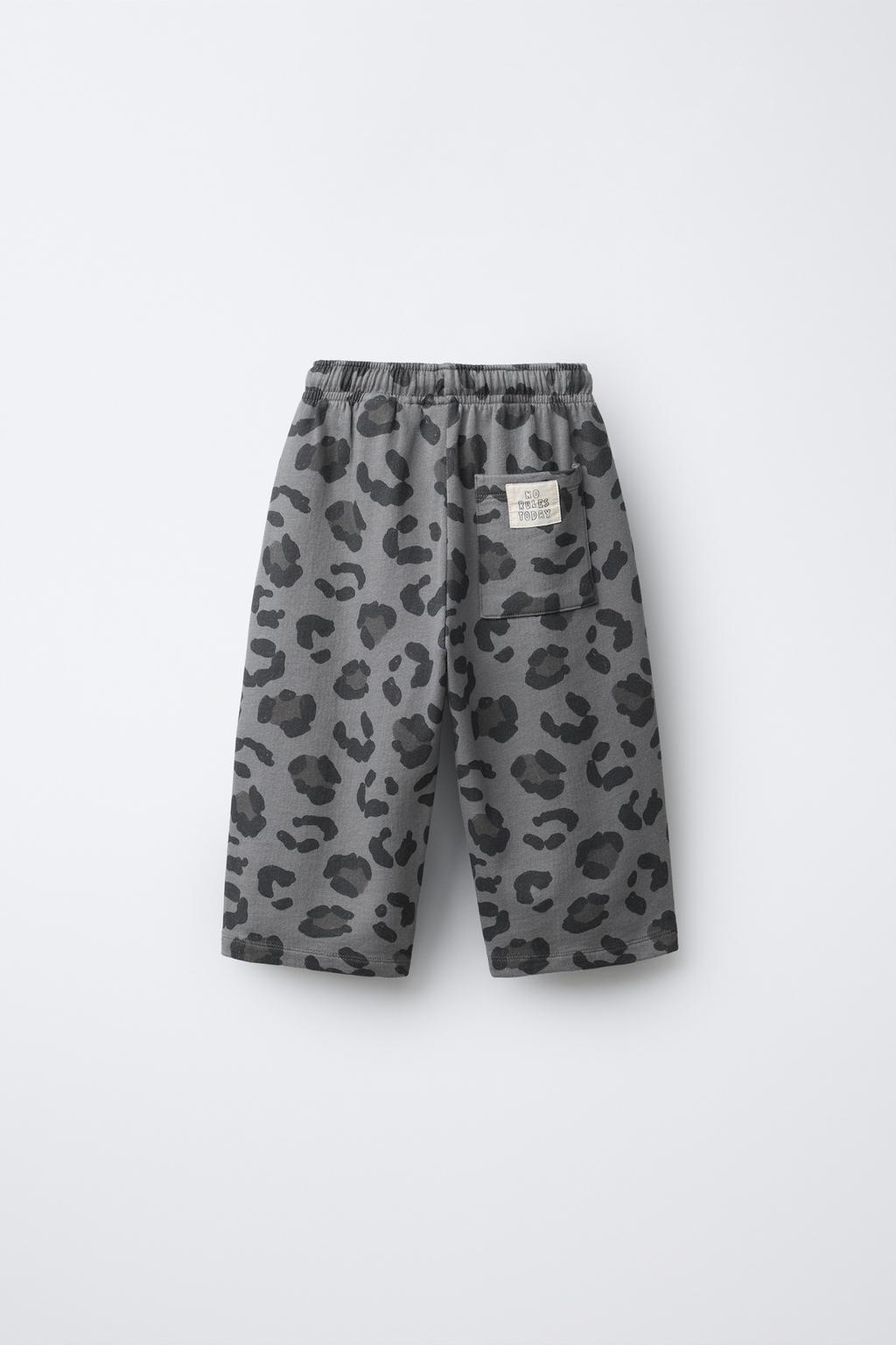 БРЮКИ STRAIGHT ИЗ МЯГКОЙ ТКАНИ С АНИМАЛИСТИЧЕСКИМ ПРИНТОМ