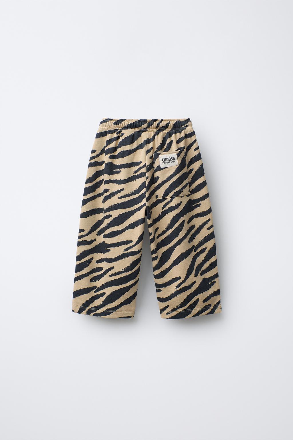 БРЮКИ STRAIGHT ИЗ МЯГКОЙ ТКАНИ С АНИМАЛИСТИЧЕСКИМ ПРИНТОМ