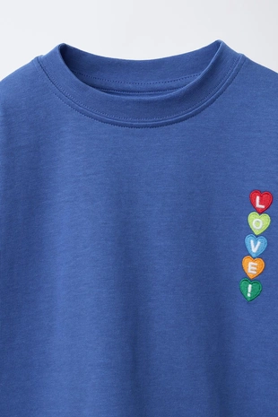 Футболка с нашивкой и вышивкой- Заказать в России