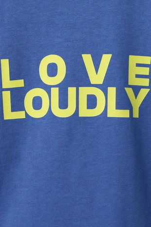 Футболка с нашивкой и вышивкой- Заказать в России