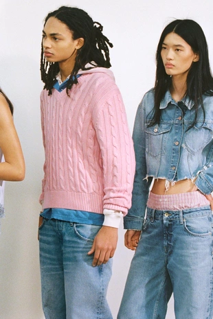 Укороченная джинсовая куртка TRF с сердцами- Заказать в России