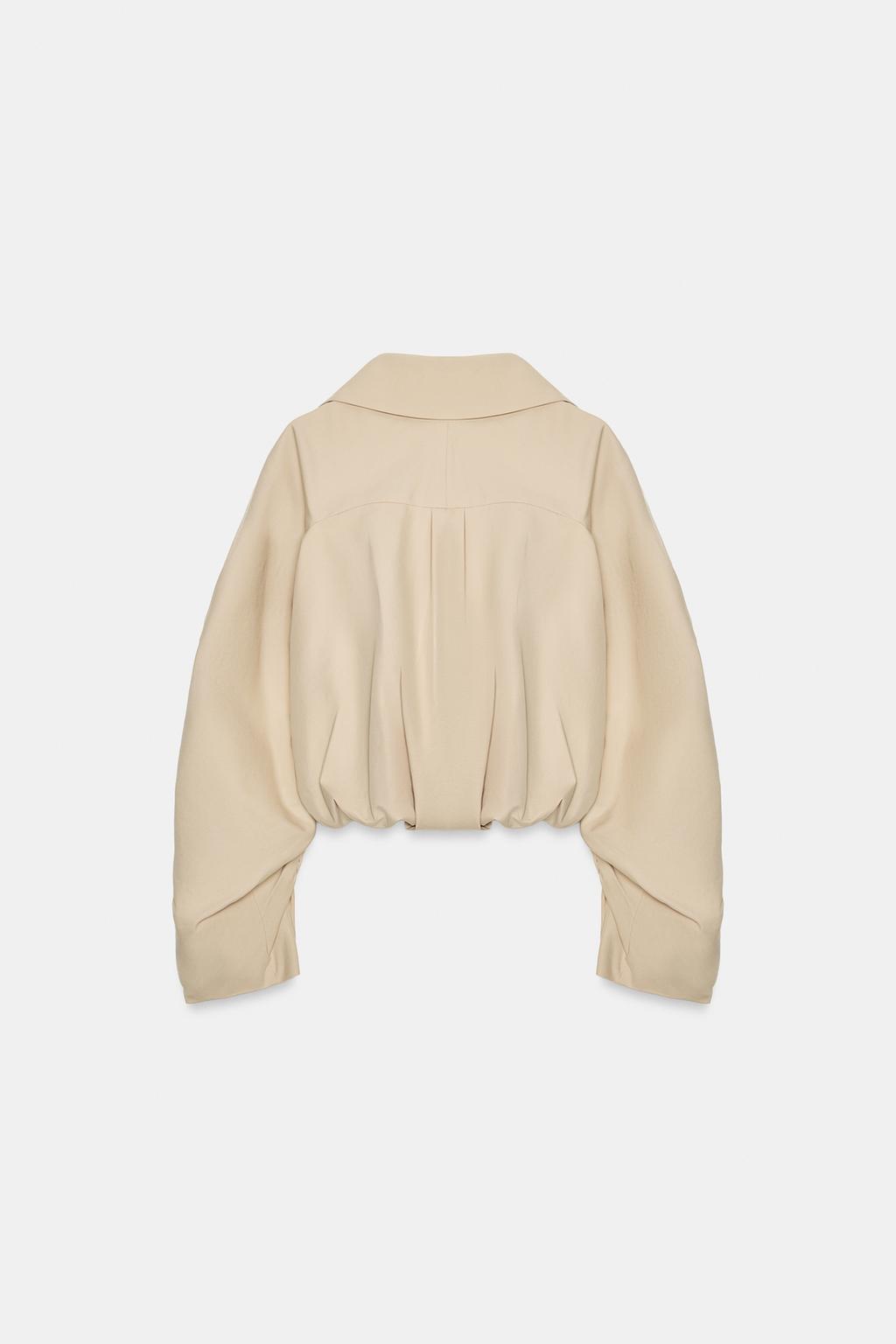 КОРОТКАЯ КУРТКА-ТРЕНЧ С РЮШАМИ