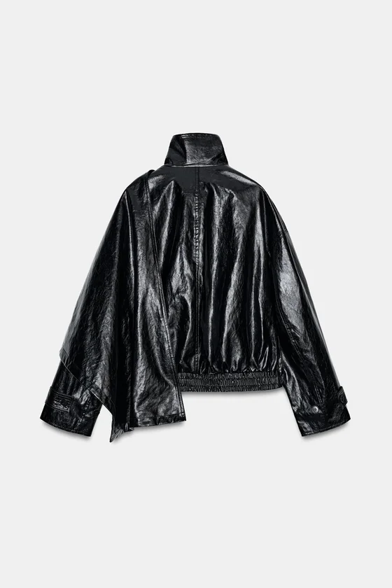 КУРТКА ИЗ ИСКУССТВЕННОЙ КОЖИ С ШАРФОМ — коллекция Zara «ZW»
