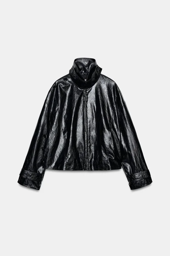 КУРТКА ИЗ ИСКУССТВЕННОЙ КОЖИ С ШАРФОМ — коллекция Zara «ZW»
