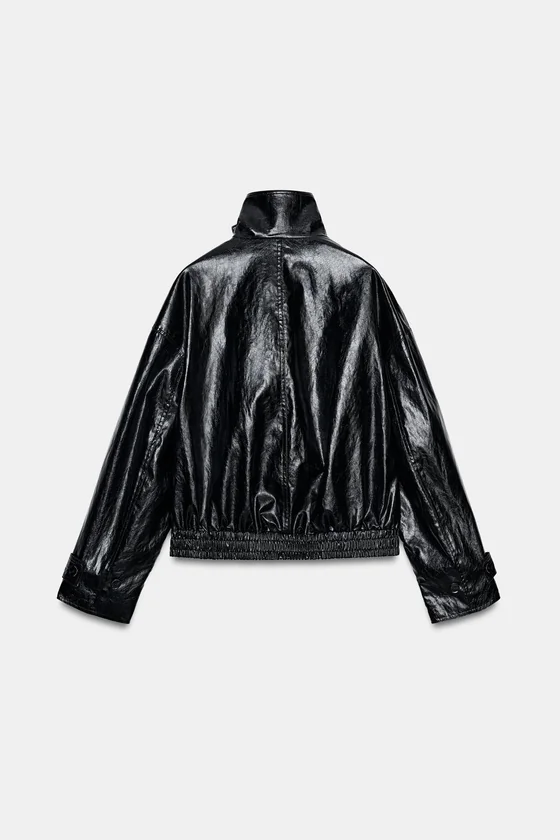 КУРТКА ИЗ ИСКУССТВЕННОЙ КОЖИ С ШАРФОМ — коллекция Zara «ZW»