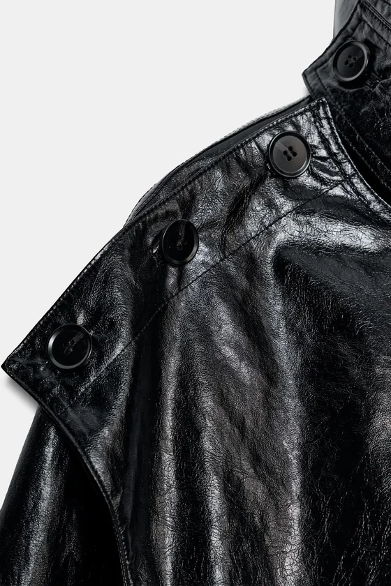 КУРТКА ИЗ ИСКУССТВЕННОЙ КОЖИ С ШАРФОМ — коллекция Zara «ZW»