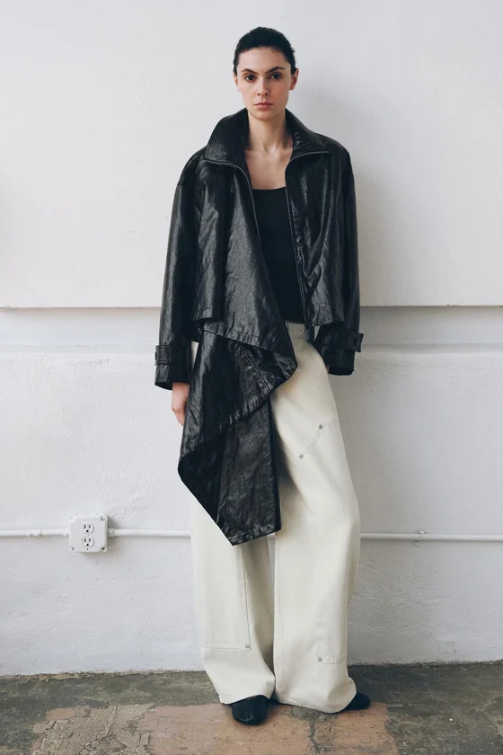 КУРТКА ИЗ ИСКУССТВЕННОЙ КОЖИ С ШАРФОМ — коллекция Zara «ZW»