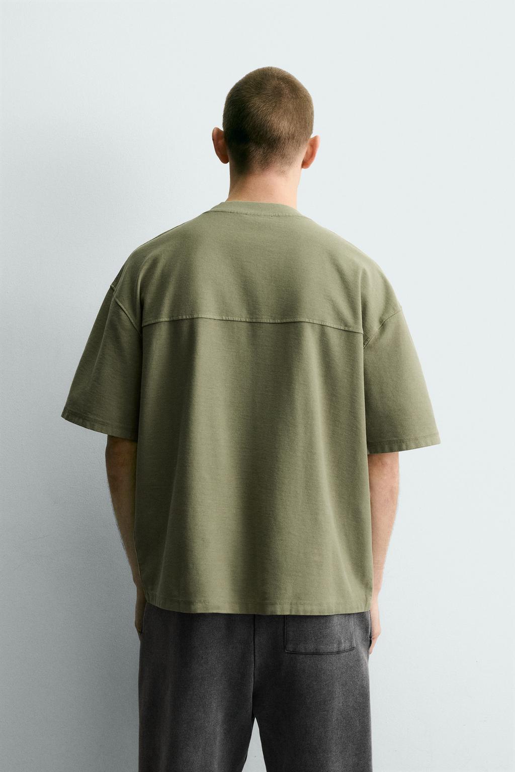 БАЗОВАЯ ФУТБОЛКА ИЗ РЕЛЬЕФНОЙ ТКАНИ