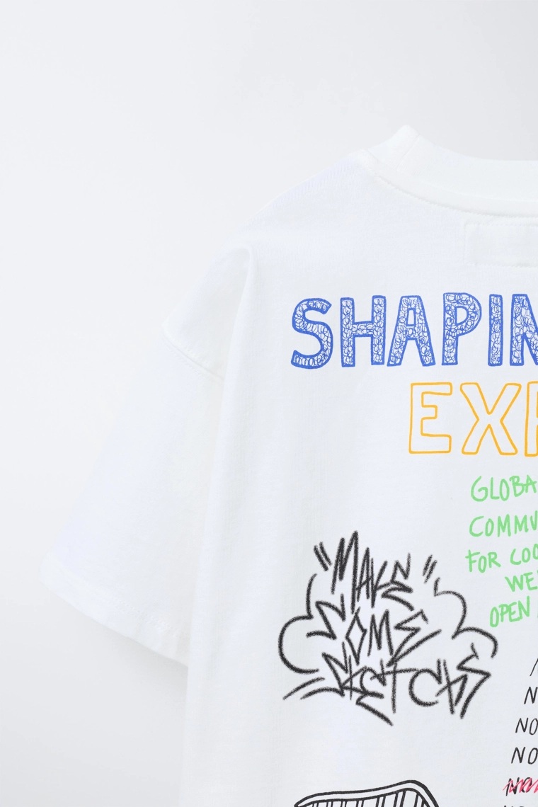 Футболка с круглым вырезом и короткими рукавами