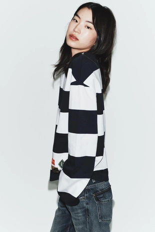 Футболка в полоску с нашивками- Заказать в России