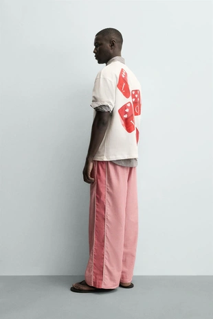 Футболка с принтом в виде кубиков- Заказать в России