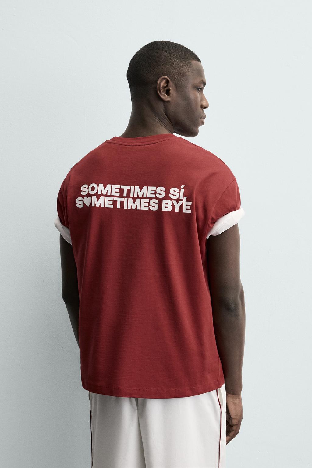 ФУТБОЛКА СО ВШИТЫМ КАРМАНОМ И НАДПИСЬЮ