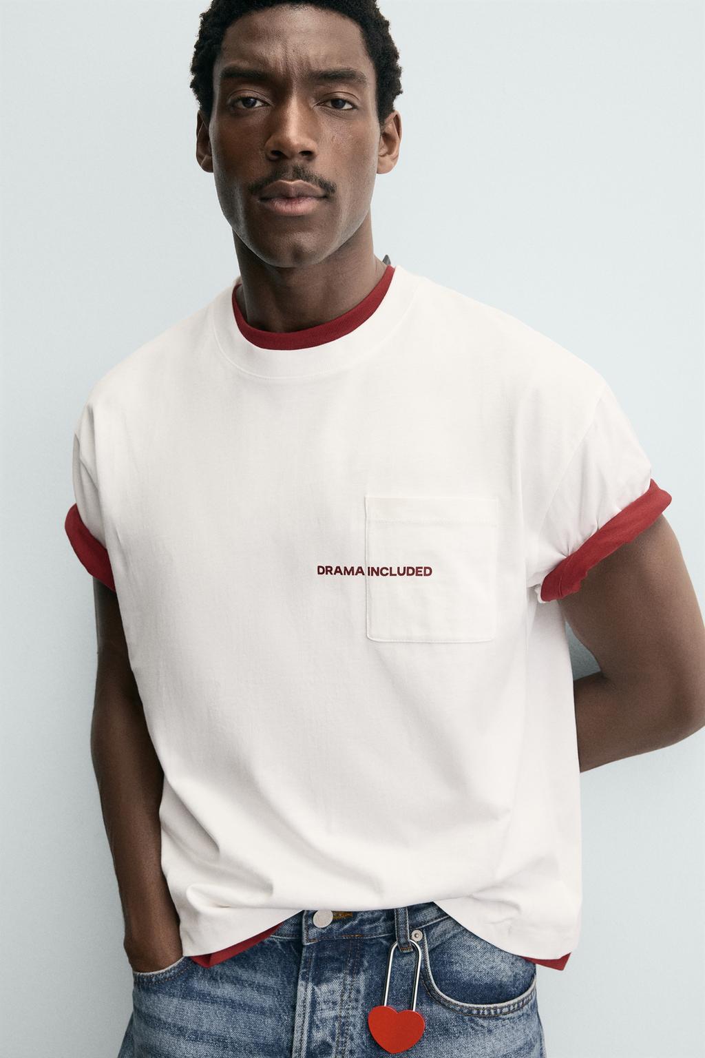 ФУТБОЛКА С КАРМАНОМ И НАДПИСЬЮ