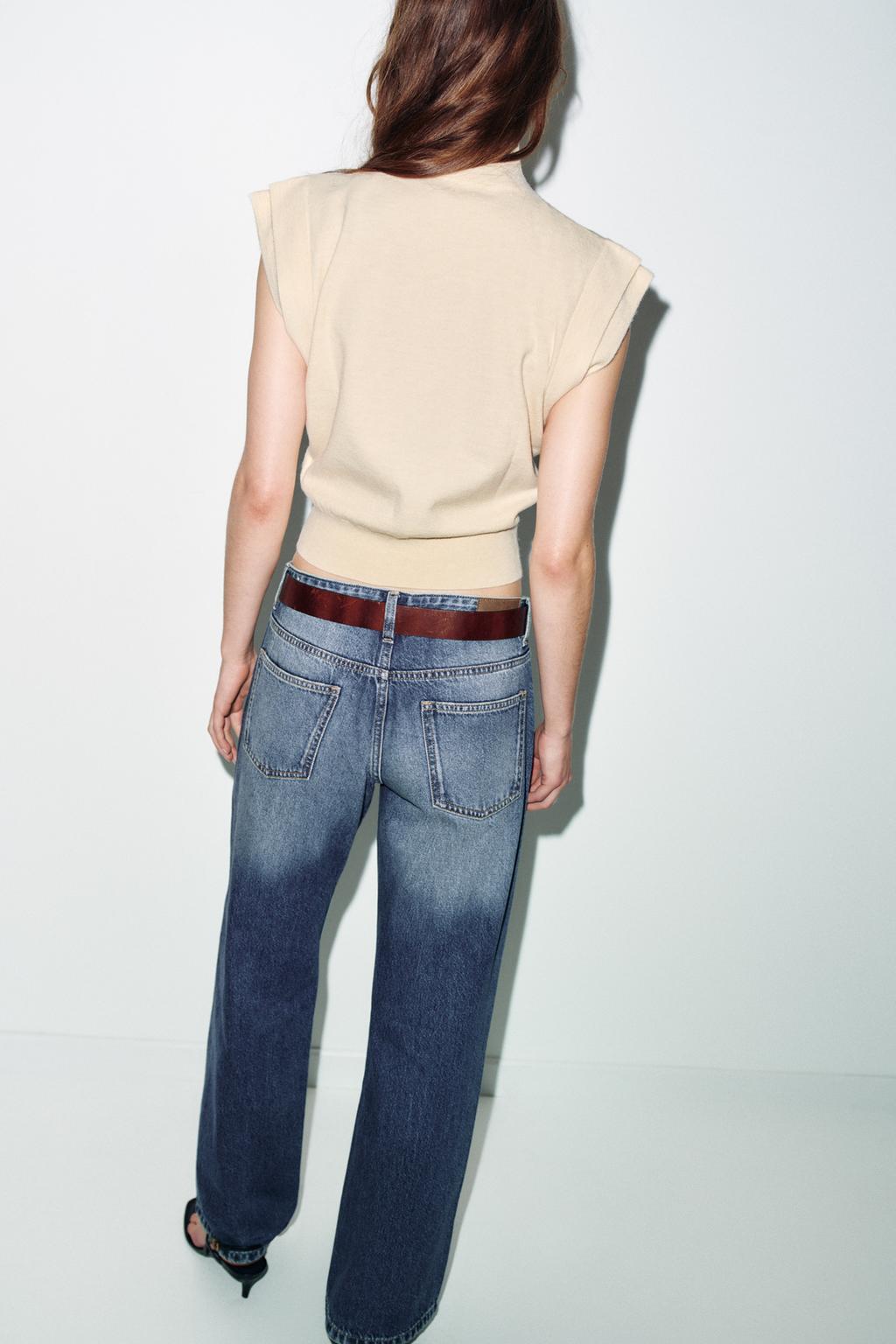 ТРИКОТАЖНЫЙ ТОП С АКЦЕНТИРОВАННЫМИ ПЛЕЧАМИ