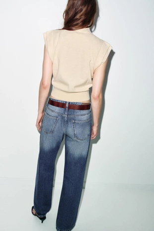 Трикотажный топ с акцентированными плечами