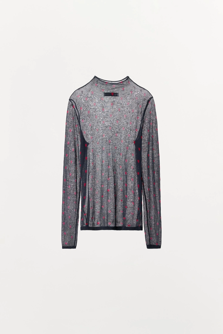 Тонкий трикотажный топ с сердечками