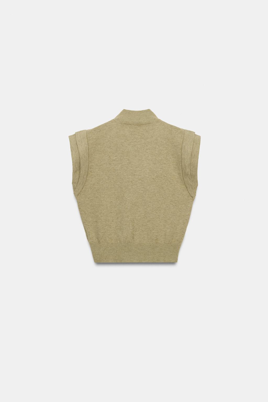 ТРИКОТАЖНЫЙ ТОП С АКЦЕНТОМ НА ПЛЕЧИ