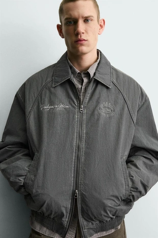 Утепленная куртка с рельефной тканью- Заказать в России