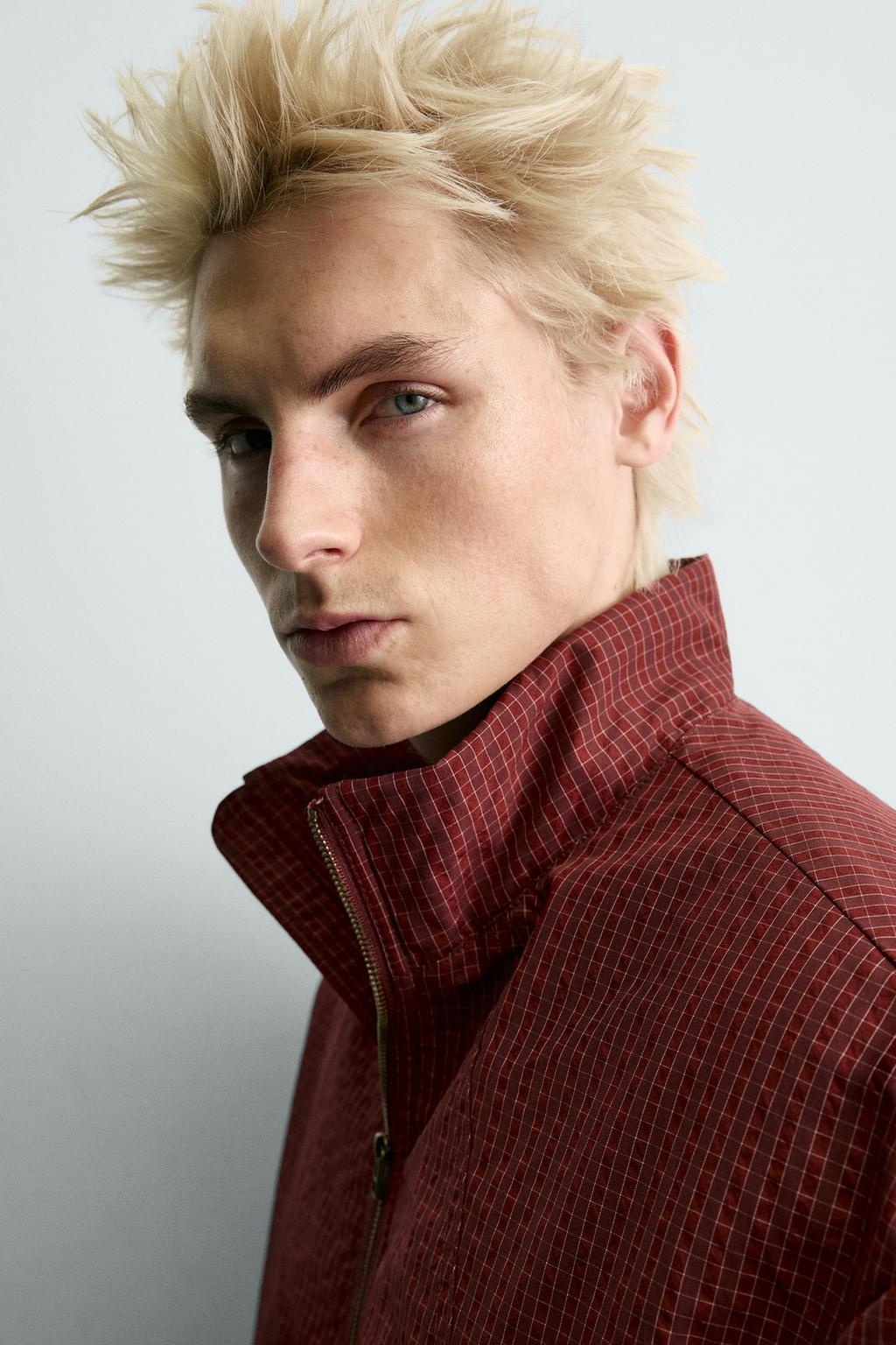 СТЕГАНАЯ ВЕТРОЗАЩИТНАЯ КУРТКА В КЛЕТКУ