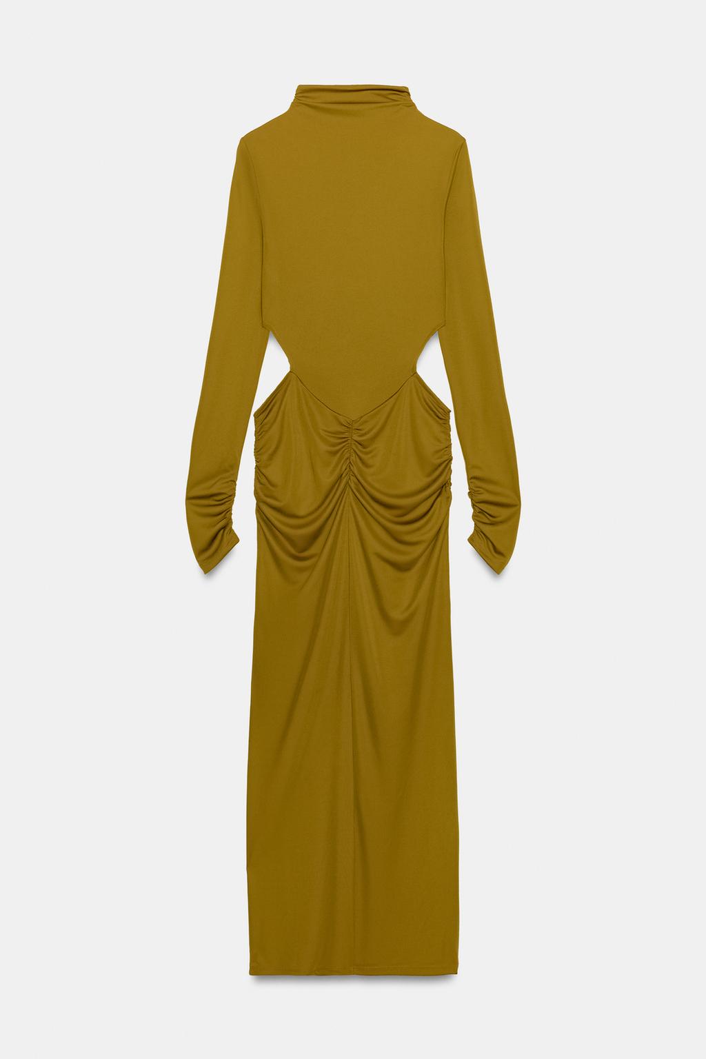 СТРУЯЩЕЕСЯ ПЛАТЬЕ С ВЫРЕЗАМИ