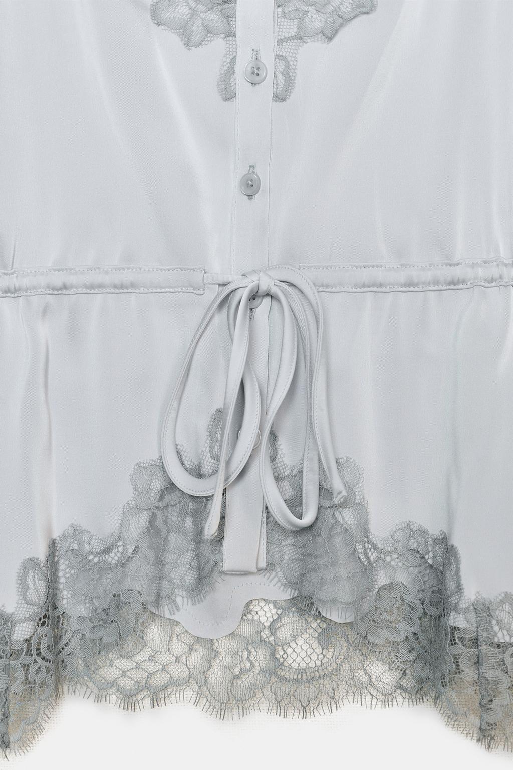 АТЛАСНЫЙ ТОП С КРУЖЕВОМ