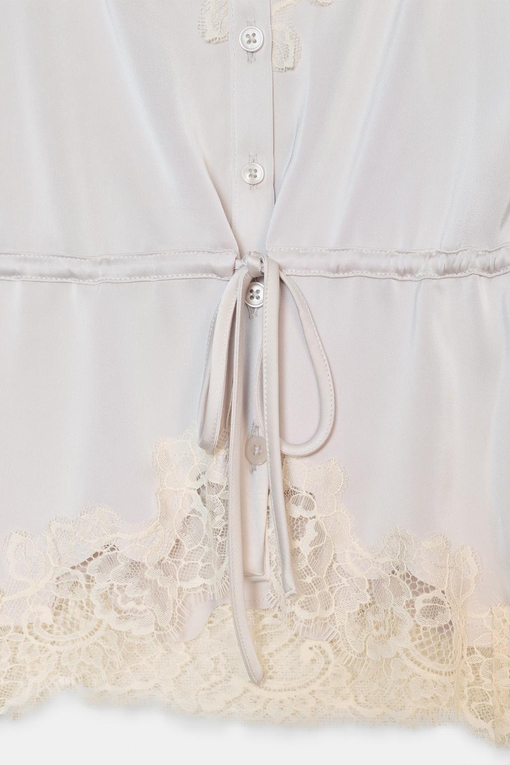 АТЛАСНЫЙ ТОП С КРУЖЕВОМ