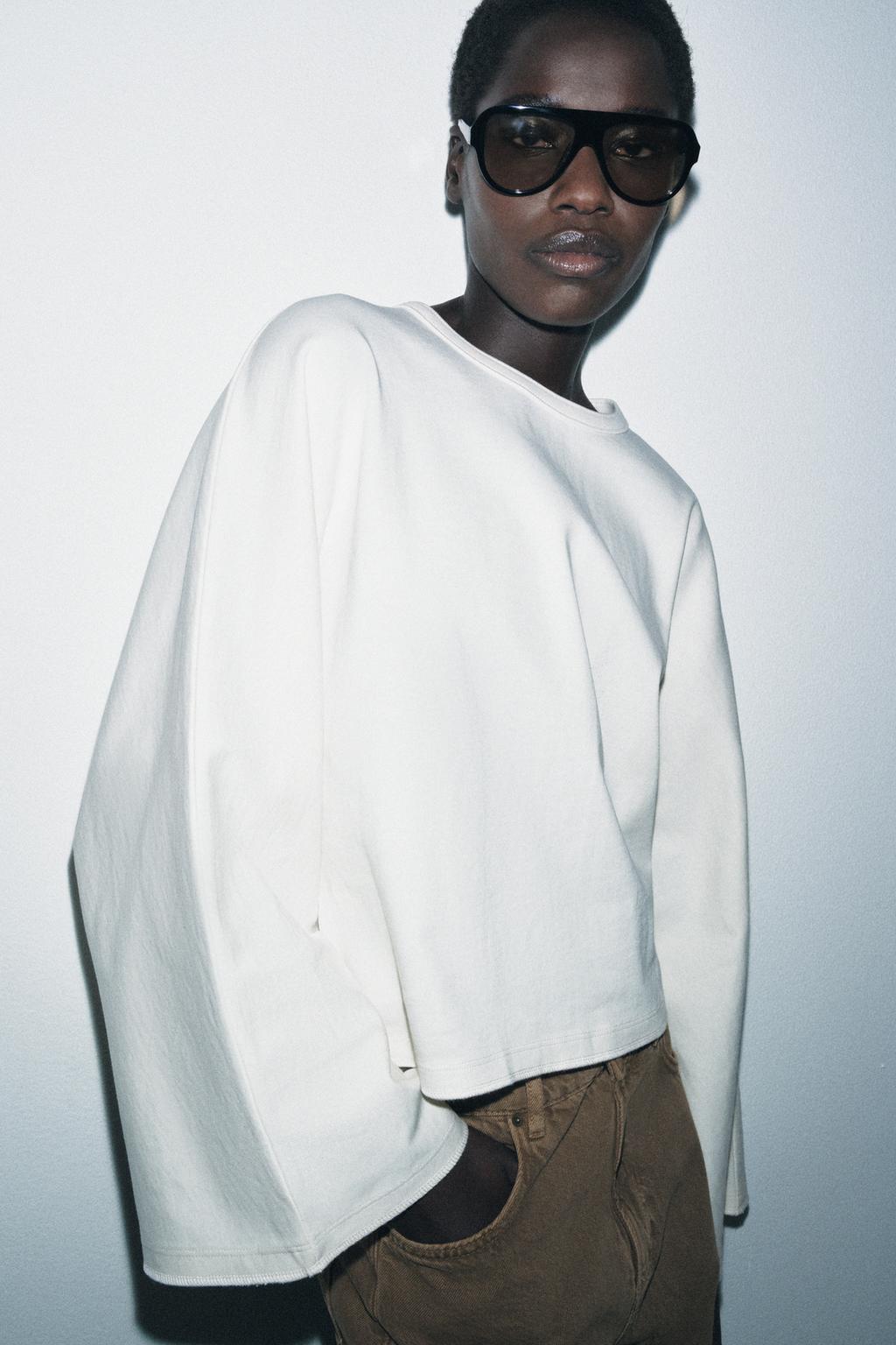 ФУТБОЛКА С РУКАВАМИ-КРЫЛЫШКАМИ