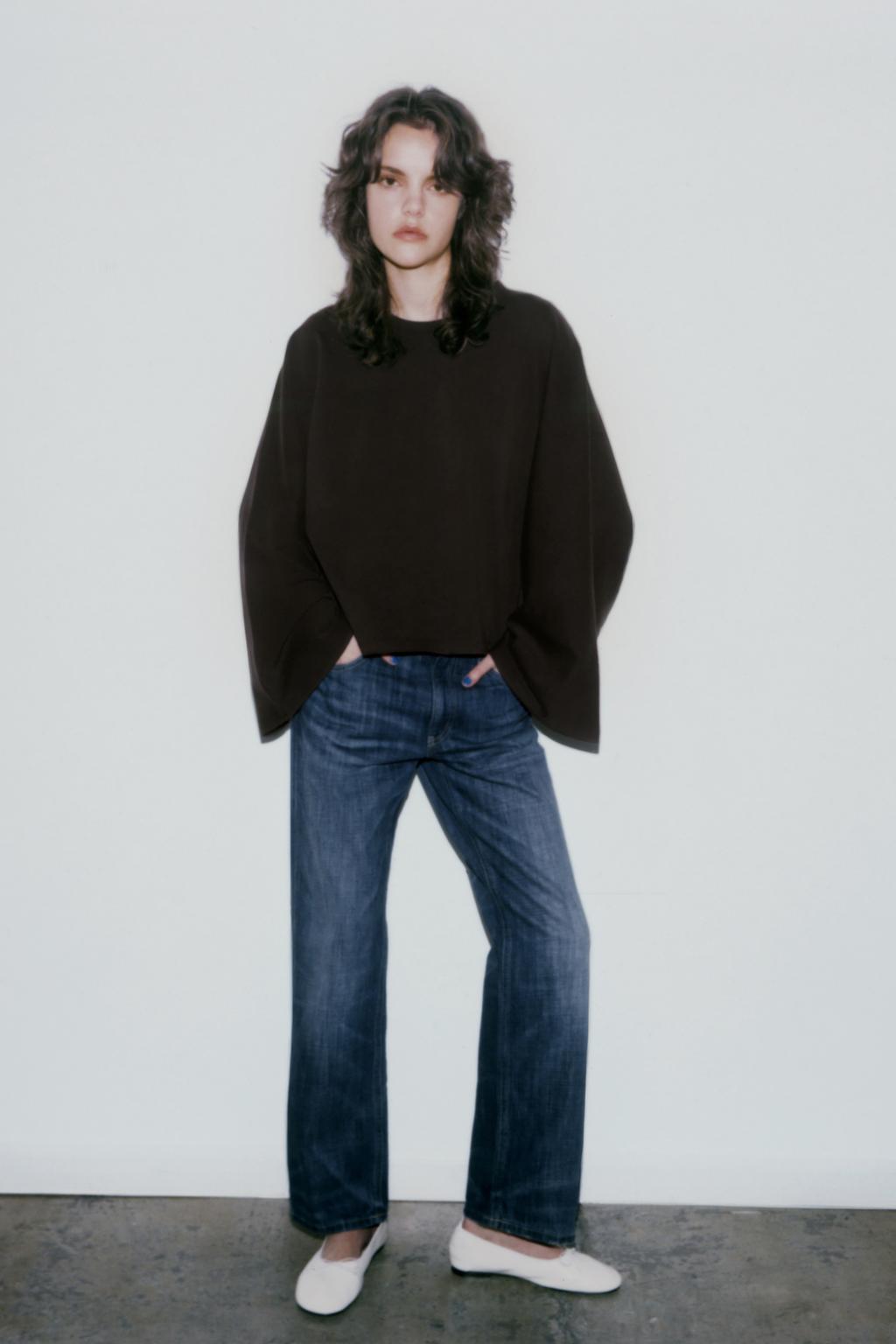 ФУТБОЛКА С РУКАВАМИ-КРЫЛЫШКАМИ