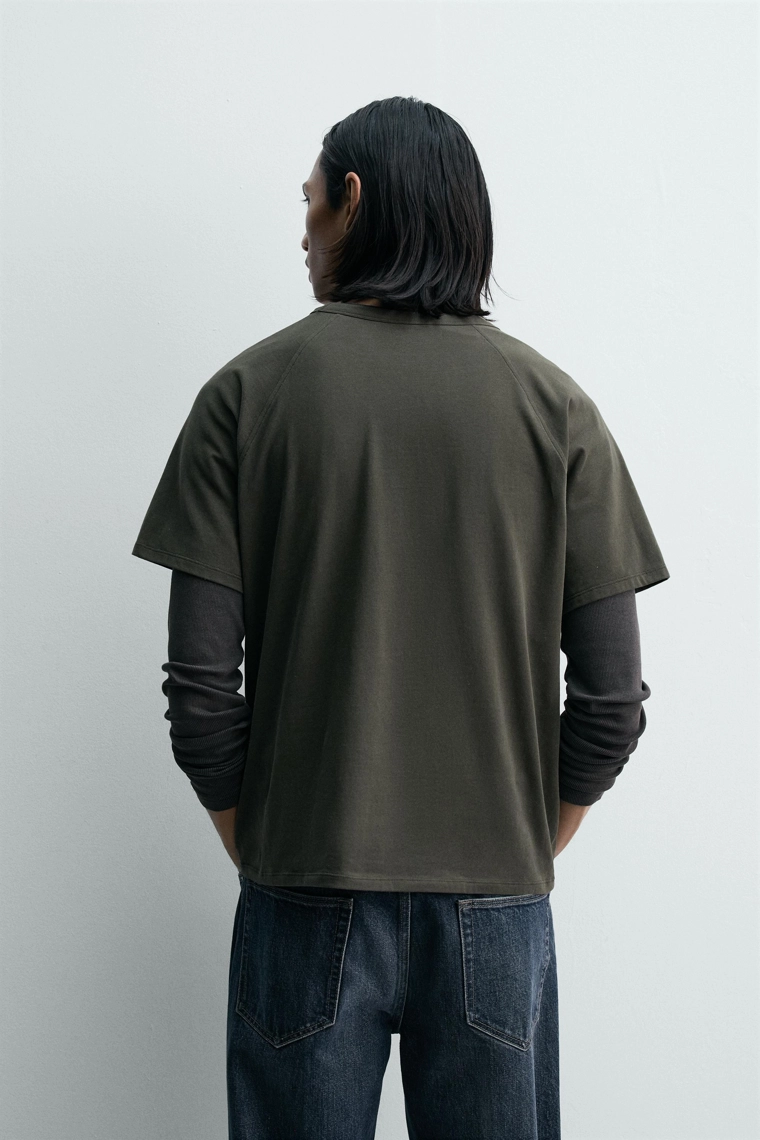 Легкая рэгланская футболка