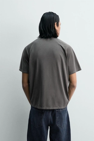 Футболка RELAXED FIT из легкой ткани- Заказать в России