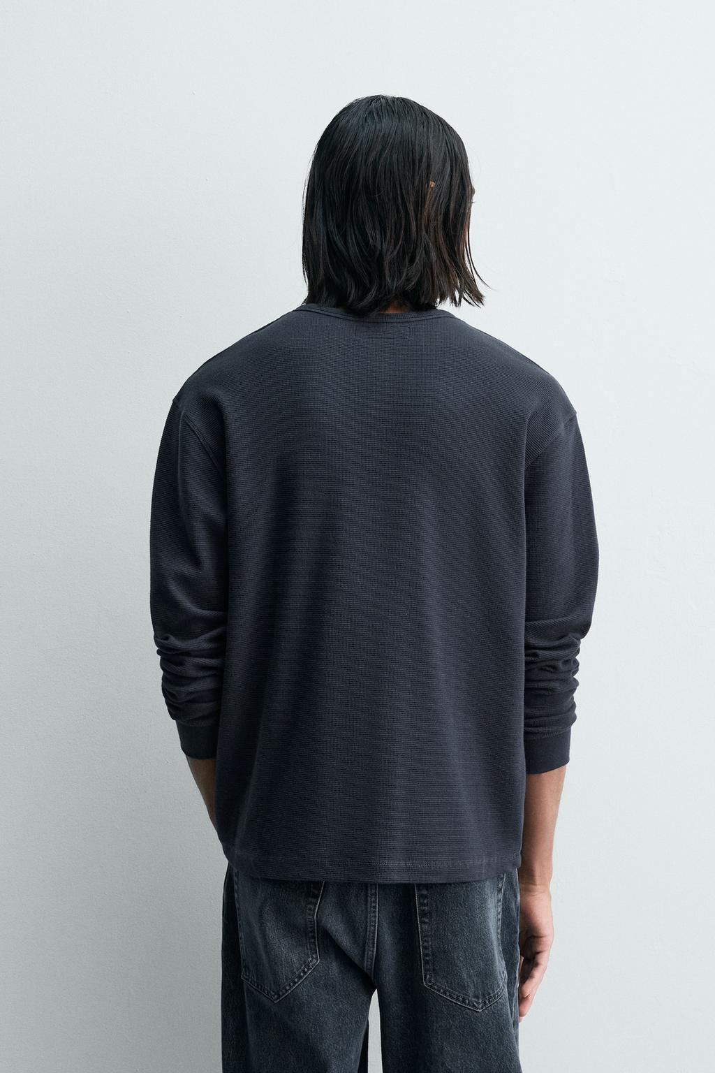 ФУТБОЛКА С ВОРОТНИКОМ НА ПУГОВИЦАХ ВАФЕЛЬНОГО ПЛЕТЕНИЯ — LIMITED EDITION