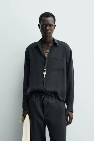 Рубашка свободного покроя из мягкой ткани