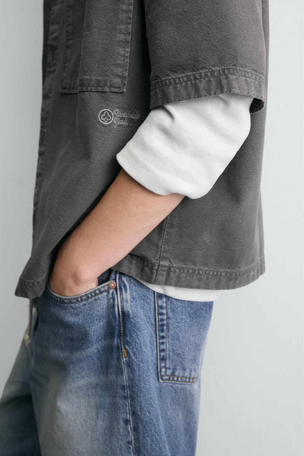 Рубашка с карманами и текстурой