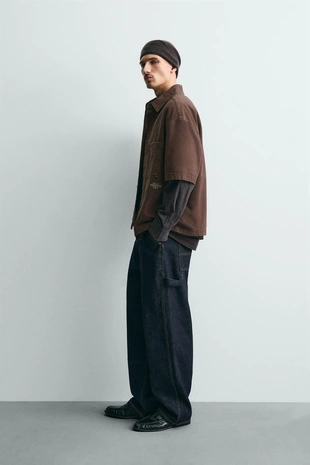 Рубашка с карманами и текстурой