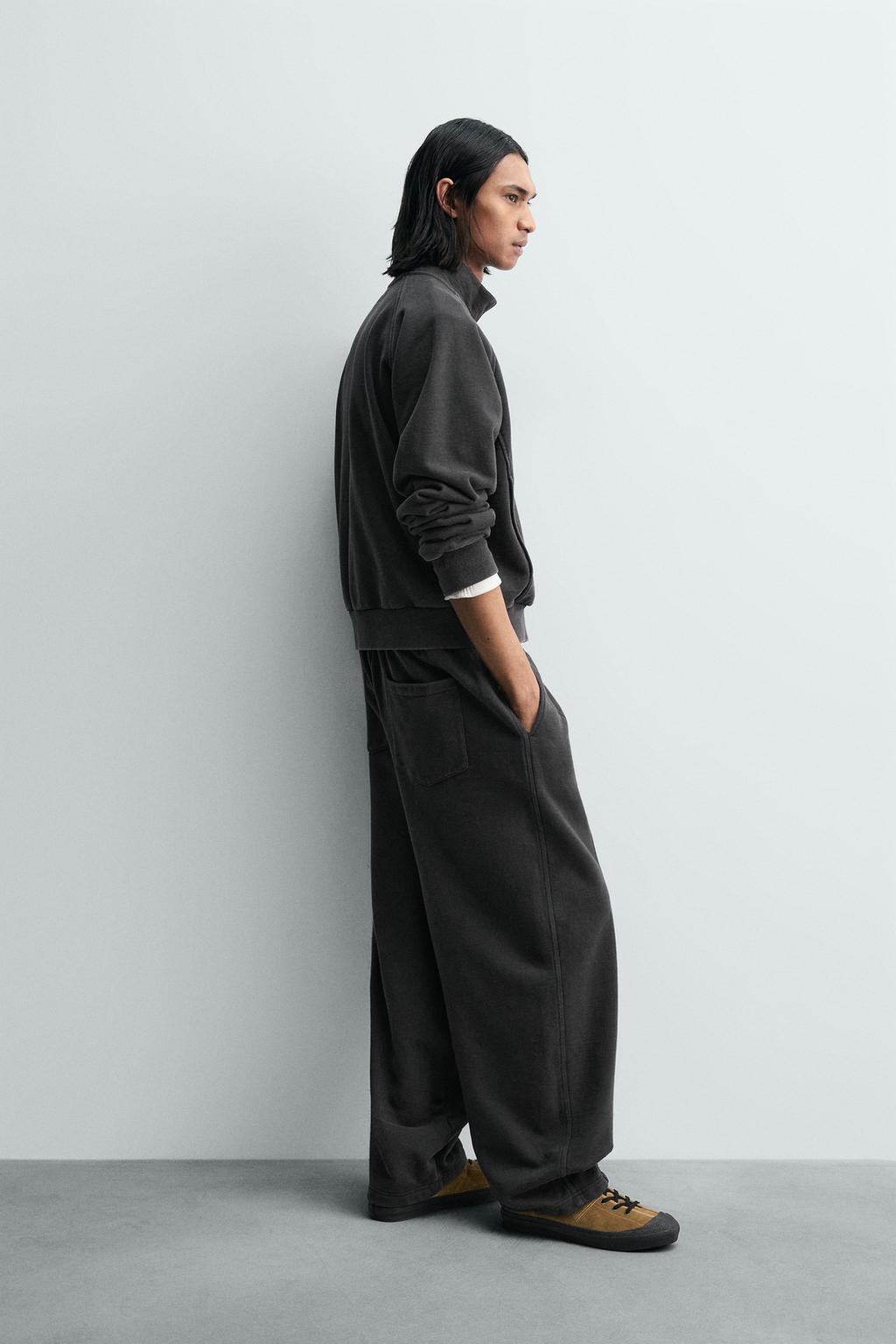 ТОЛСТОВКА СВОБОДНОГО КРОЯ С ЭФФЕКТОМ ПОТЕРТОСТИ