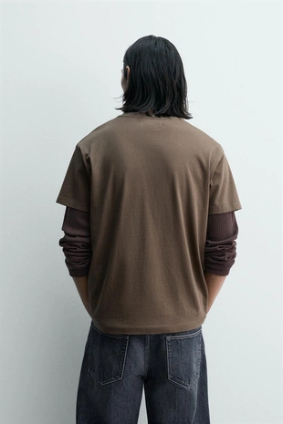 Футболка свободного кроя с надписью и эффектом потертости- Заказать в России