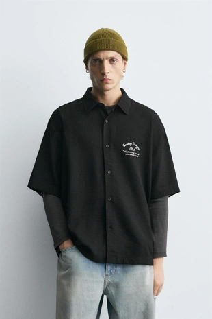 Рубашка с вышивкой и летящими линиями- Заказать в России