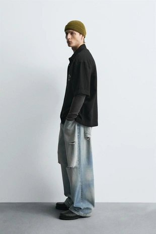 Рубашка с вышивкой и летящими линиями- Заказать в России