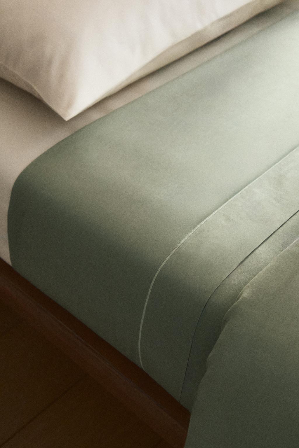 Простынь из сатина с отделкой (300 нитей)