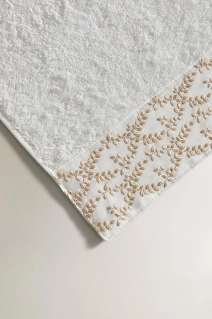 Gold | 6543/013/302 - Zara Полотенце для ванны с аппликацией листьев вышитых мотивов
