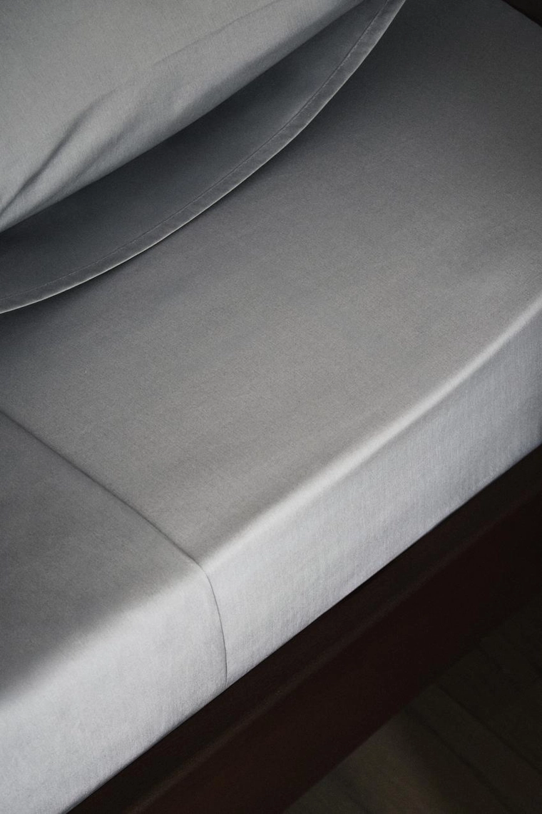 Приталенная простыня percale (300 нитей) высотой 30 см