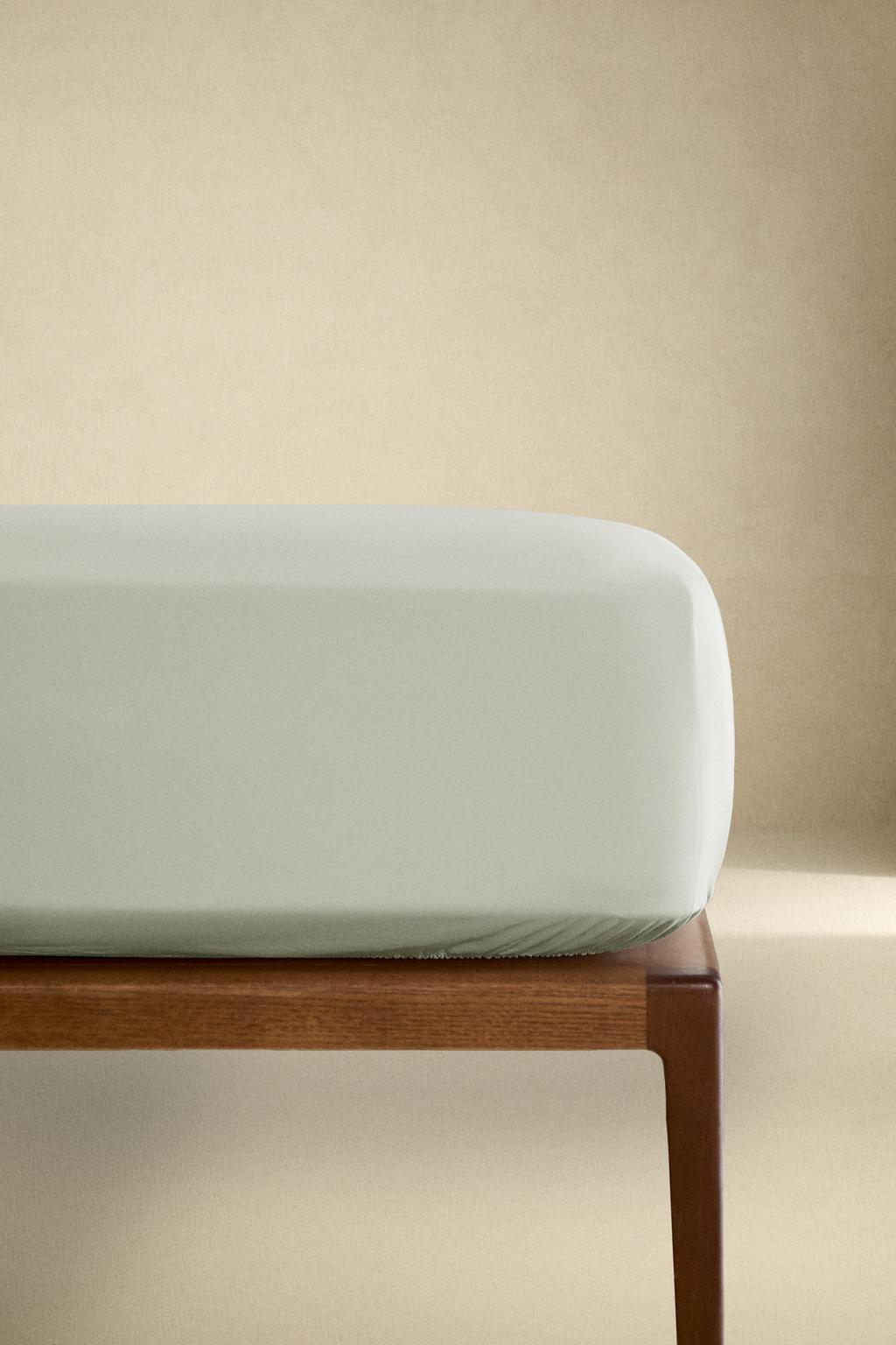 Сатиновое простынь с резинкой | 30 см (300 нитей)